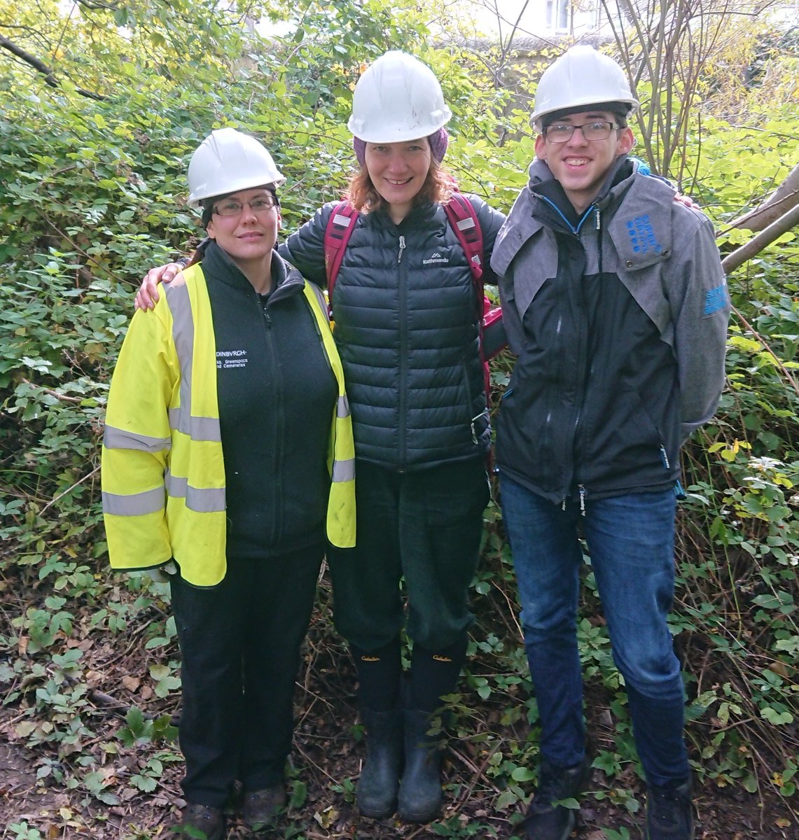 WOLCT's tweet photo. Team Bat out today checking the Water of Leith boxes, Ruth and Work Placement Shaun joined Caroline from CEC Natural Heritage Team. Some have been used by birds but this lassie and 5 of her pals were discovered near the Visitor Centre @EdinWildlife @lothiansbats @EdinOutdoors https://t.co/SK4GzXwzLz