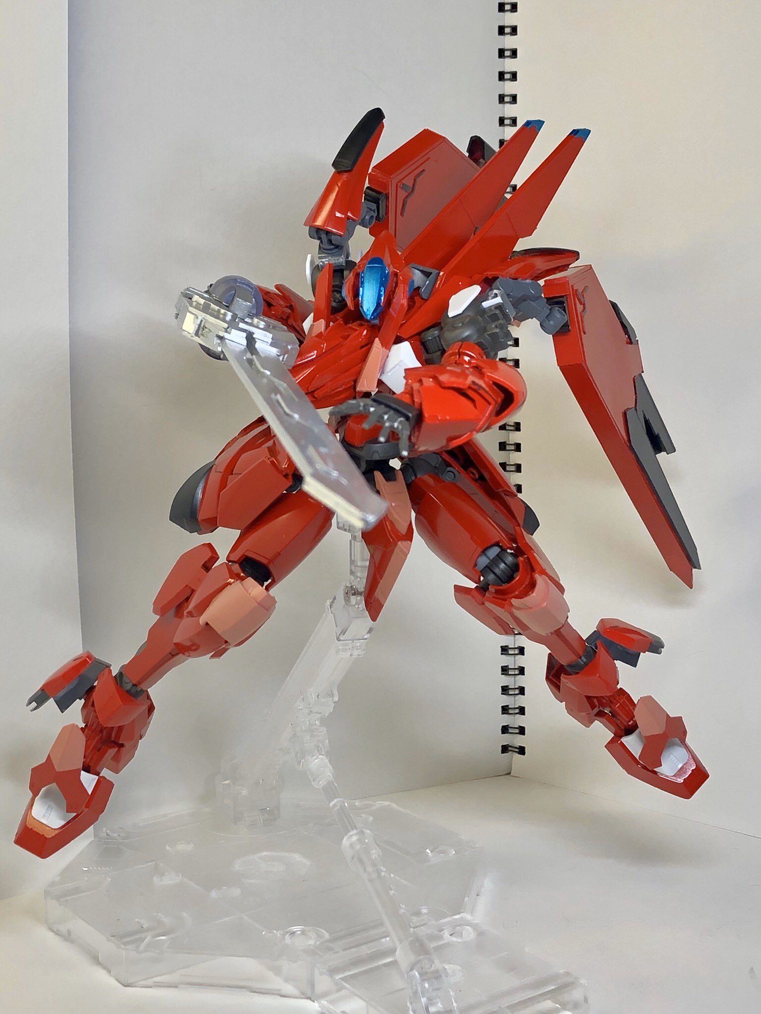 メカニカルおじや マークドライツェン 完成しました 初めて作ったのもドライツェンでしたが自分の中でやっと作りたい形になりました 顔を新しくしブースターも肩からの接続に変更して作り直しています 1番好きなファフナーなのでこだわっ