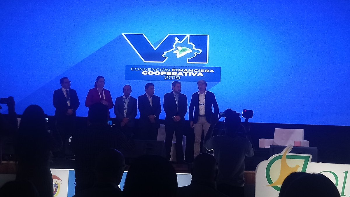 SebaxCar's tweet photo. Lideres del cooperativismo latinoamericano en la #CFCoop2019 https://t.co/oMe73bU1EX