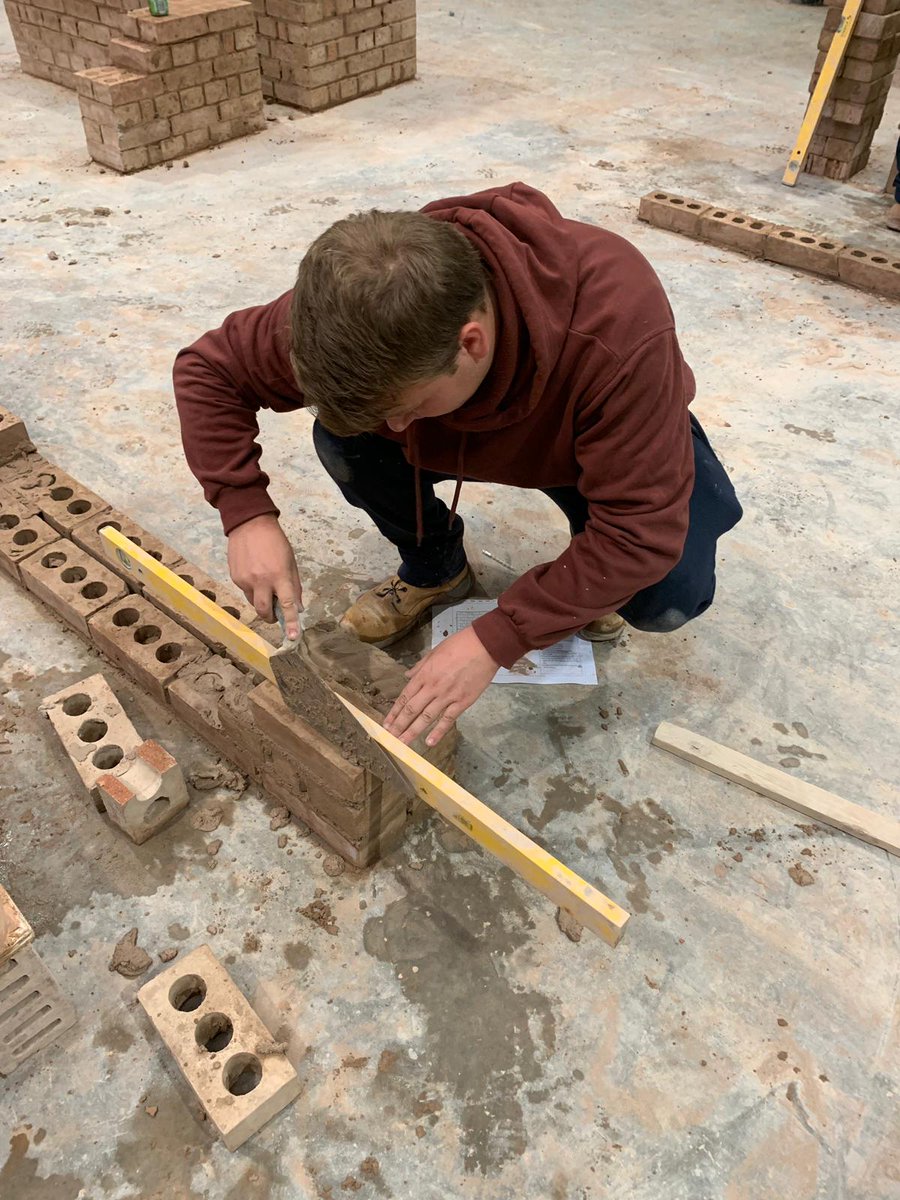 Chameleon_1's tweet photo. The Level 1 Bricklaying learners at our Burton Centre have only been with us a few weeks but have been hard at work, and their tutor Richard has shared some excellent photos of them in action. For more info call 01283 213427 or visit https://t.co/t0HIB8lb6B https://t.co/r0rlhSaMl2