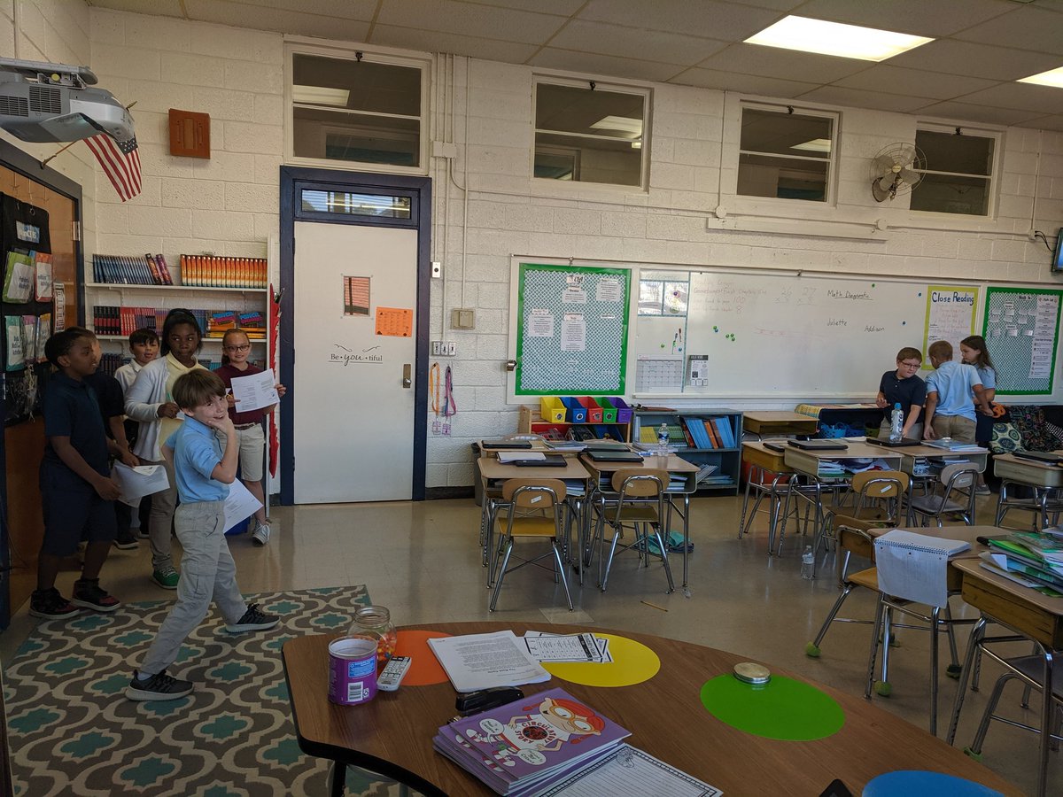 MsBurns317's tweet photo. Four corners is fun for standards review 😁 #seabrookbobcats #jwses4th https://t.co/Zfoij7fwGd