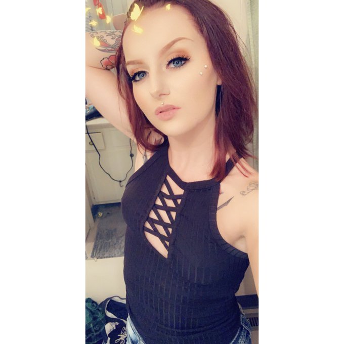 2 pic. Follow my motherfuckin insta! Ittybittyshortie_ https://t.co/sQc9zyIrav