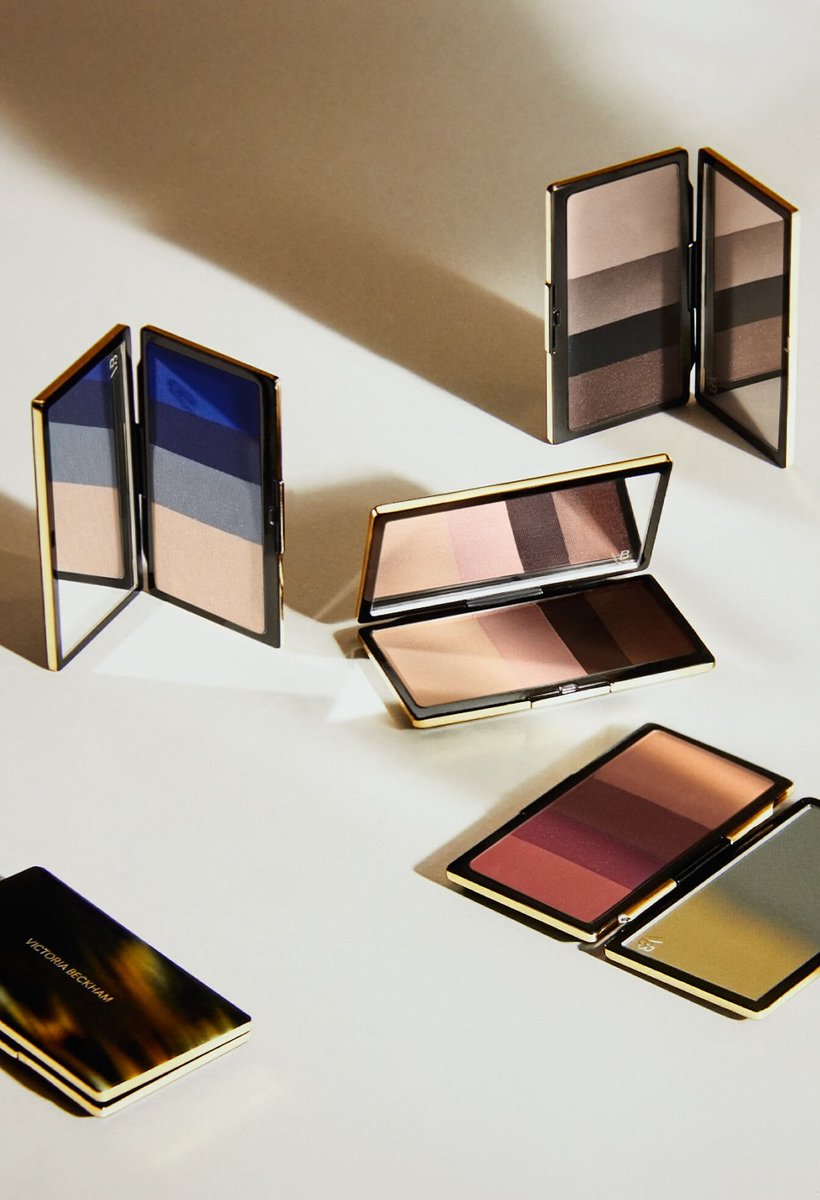chicandblue's tweet photo. #fashion Victoria Beckham dévoile sa première collection de #maquillage. https://t.co/gKMzhBkZJh #victoriabeckhambeauty https://t.co/CLL8rCwr96