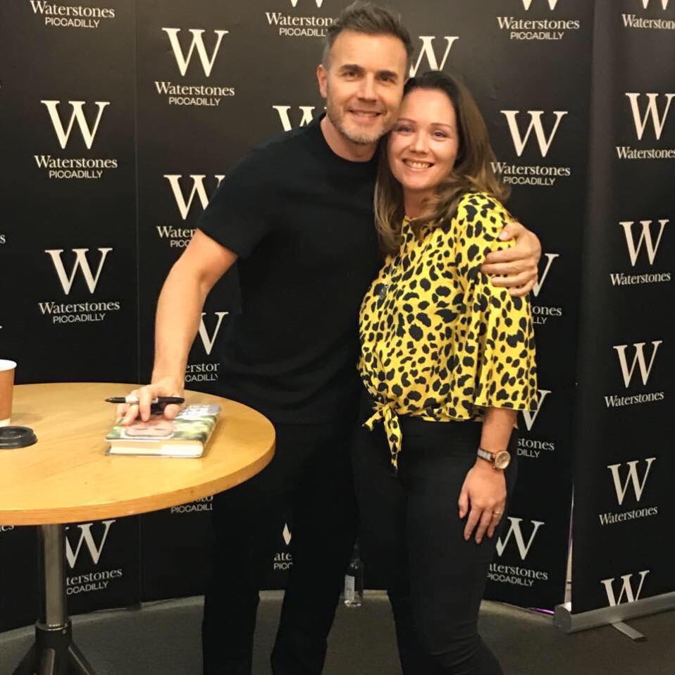 carlalouise1982's tweet photo. A year since this amazing greatest day ❤️ @GaryBarlow @wiseman_0 #ABetterMe #luckygirl #27yearwait #saycheese #wordsfail #wasntadream @DawBell https://t.co/YgylD8YshE