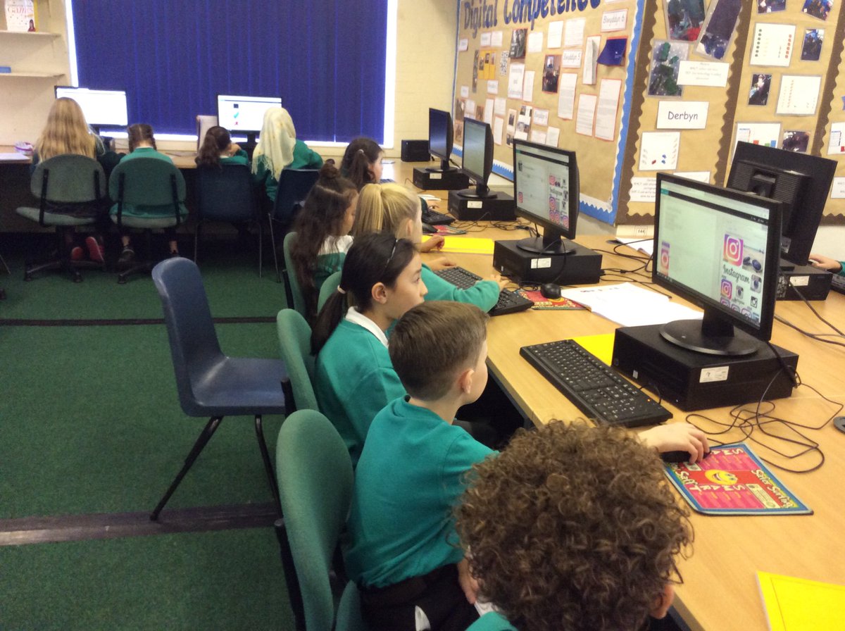 Springwood_Prm's tweet image. #Springharlech are busy creating sway presentations providing advice on the affects of media #Springict