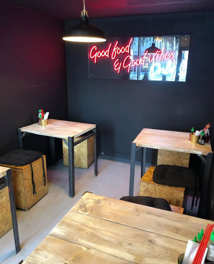 Rezkixyn_'s tweet photo. So great to have spots like this around the corner from our office @vietshack๐ #supportlocalbusiness #lunchspot #yum #vietshack #vegan #plantbased #ancoats #vietnamese https://t.co/WUlrIjZDK5