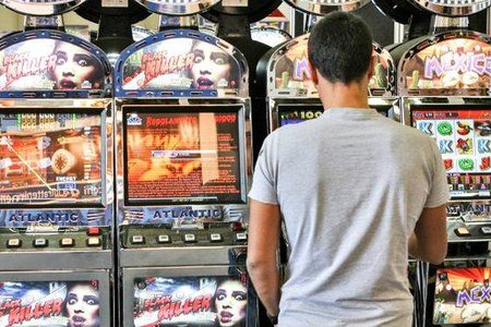 #Dipendenze. Interventi individualizzati e percorsi innovativi contro alcol, droghe e gioco d’azzardo. Nuovo accordo tra <a href="/RegioneER/">Regione Emilia-Romagna</a> e Coordinamento Enti no profit
bit.ly/2oPs5A2