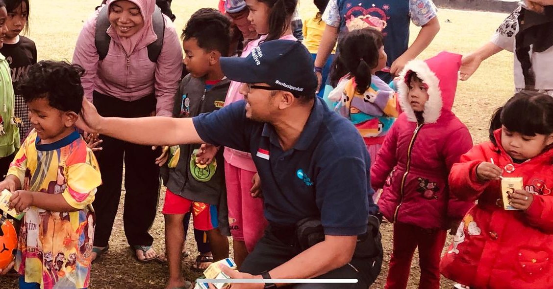 indrabl's tweet photo. Anak anak pengungsi di Wamena.
Menjaga senyum, karena senyum itu menguatkan
#Wamena #humaninitiative https://t.co/6hl72an89s
