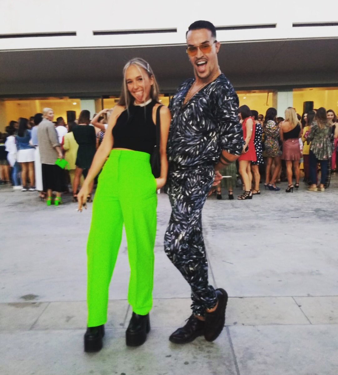 AlexLaSandwich's tweet photo. Éste sábado Jizquierdocostura-diseño & La Sandwich Accesories daremos que hablar en Alicante Fashion Week
•
Os esperamos
Foto vestido por Delfin Sánchez
#Moda #Diseño #LaSandwich #LaSandwichAccesories #Fashion #Arte #AFW19 https://t.co/qEuxB3JJ3y