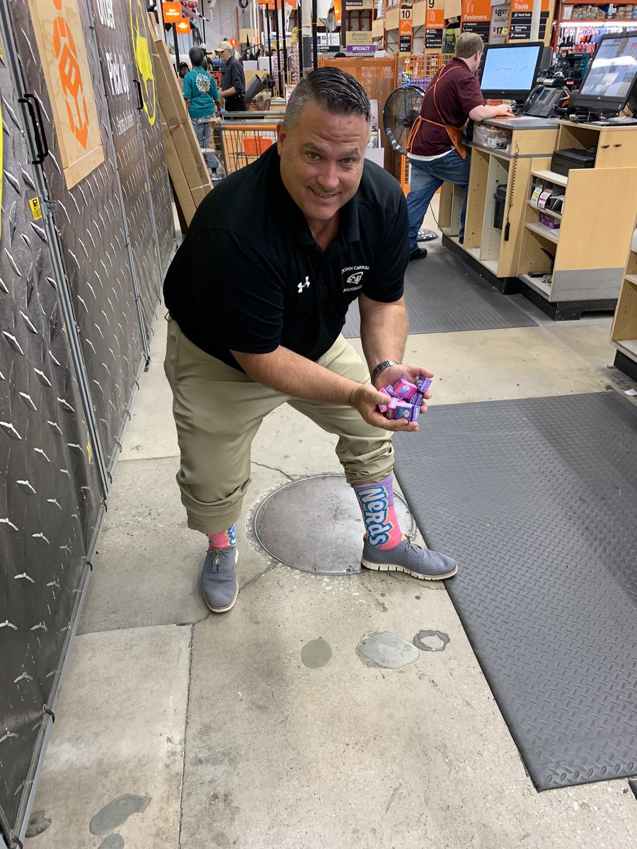 Well it’s safe to say that SM @HDGibby10 won crazy sock day!! 🕺🏽🕺🏽🕺🏽🎉🎊

#crazysockday #TowsonHD 
@Jessica07681612 @DParks_THD @RomeHD04 @Alexis_3323