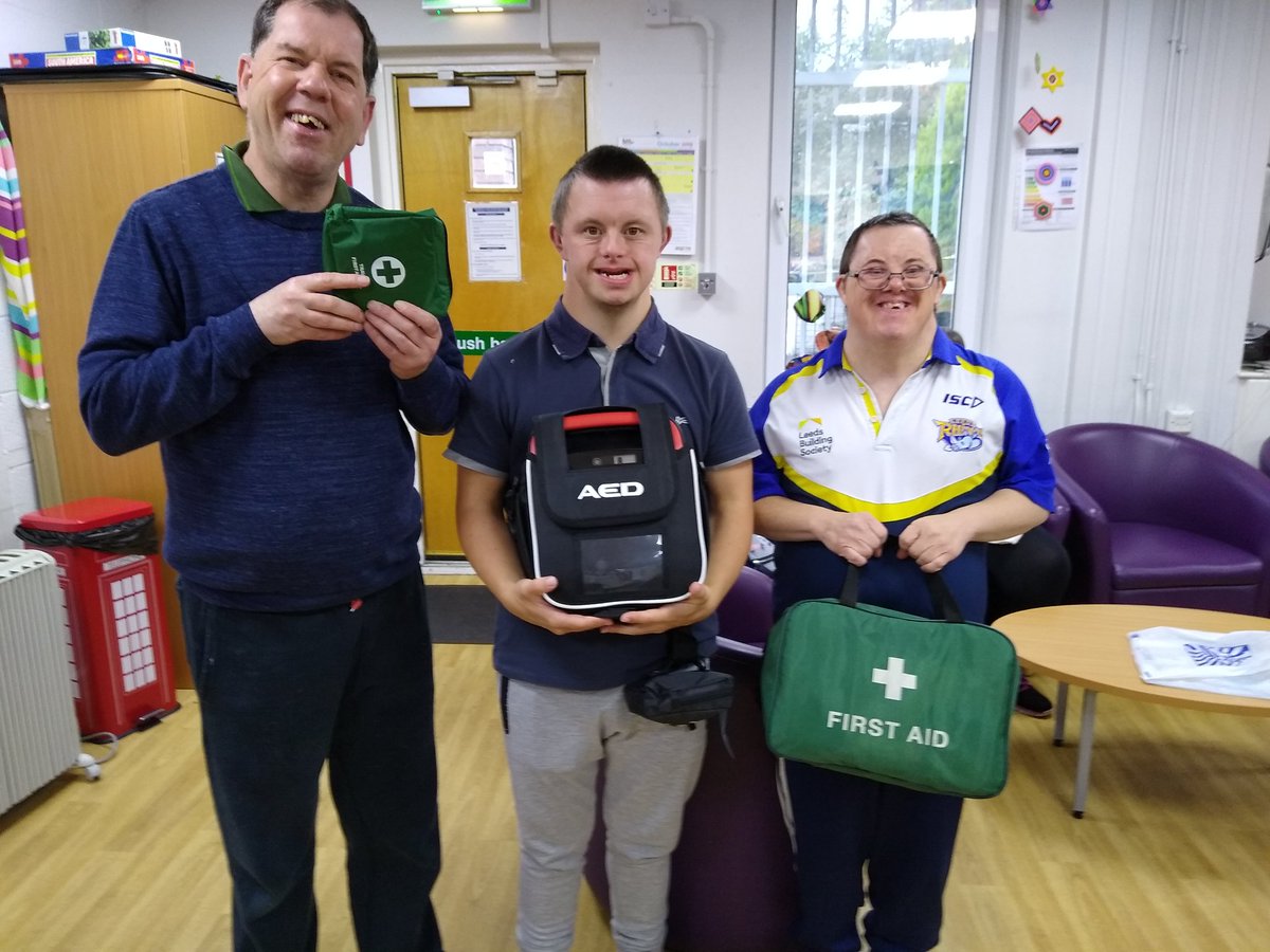 ArmleyHH's tweet photo. Well done to our Friends @AspireCBS who received thier first aid kits and was shown how to use our new AED units today after attending course last week. @dcmoproject @armley_lou @Alice_Smart @JamesMc41033037 @LcpDevelopment @jackiespencer9 @terry_chez @BritishRedCross https://t.co/tVCWjUAhlT