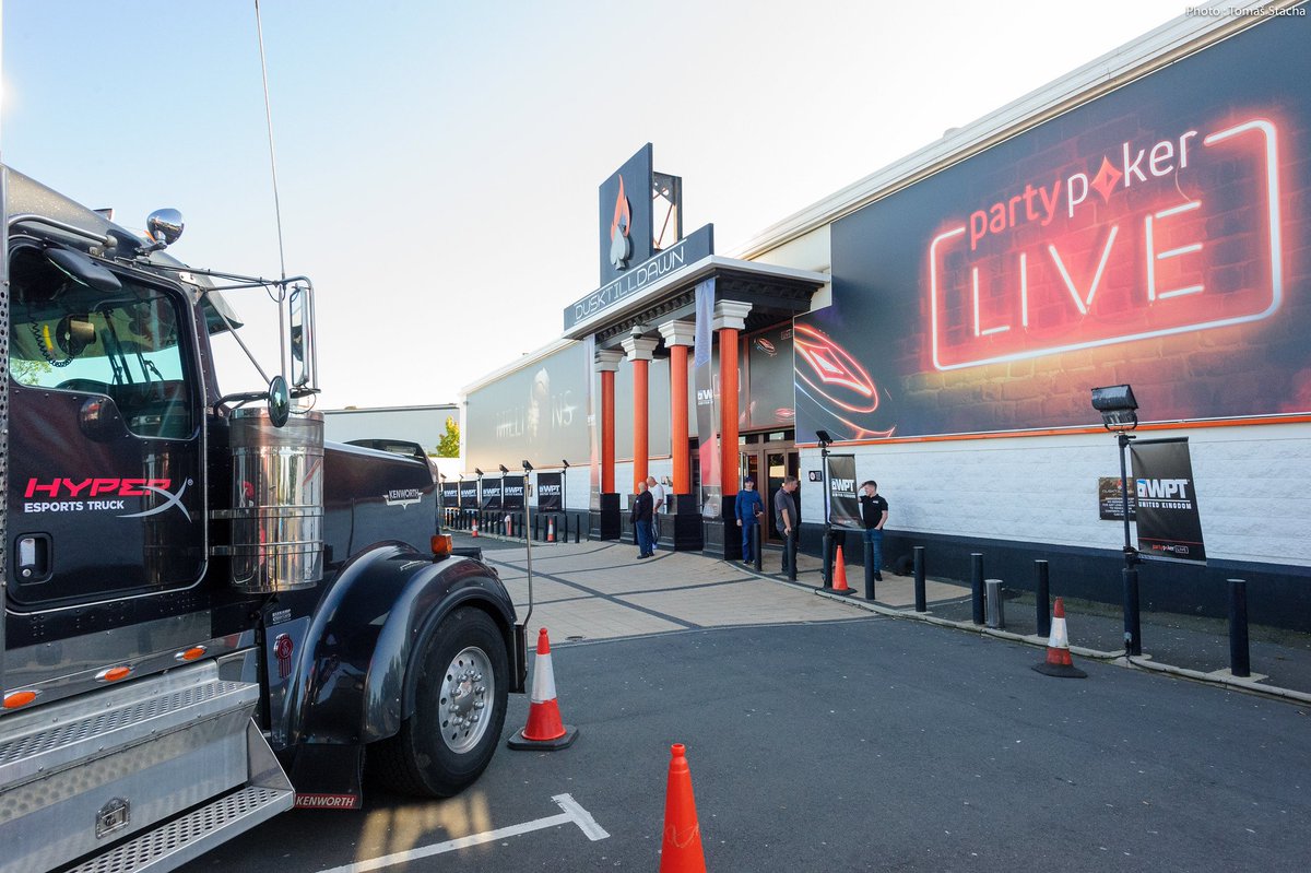 outside truck speakers