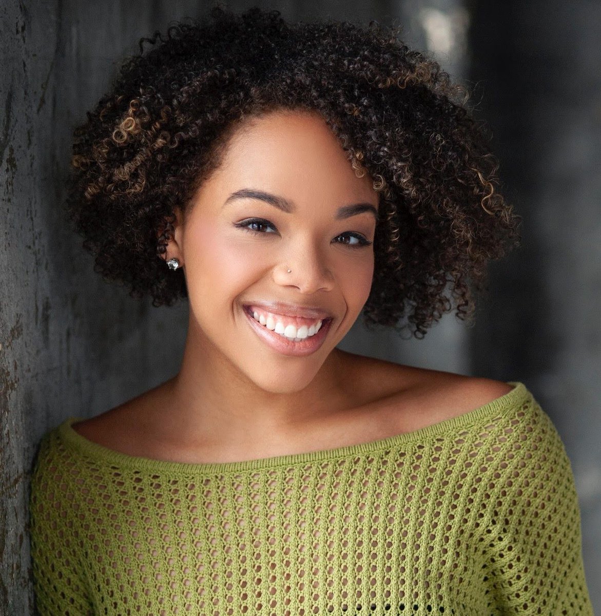 Meet the cast and crew of Steel City Spotlight: Dark Skinned Pavement-

Ciera Harding (Shay) is a recent graduate of Point Park University where she received a BFA in Acting and is ready to explore this wonderful world of theatre! 

Tickets on sale: buff.ly/2AfFxjs