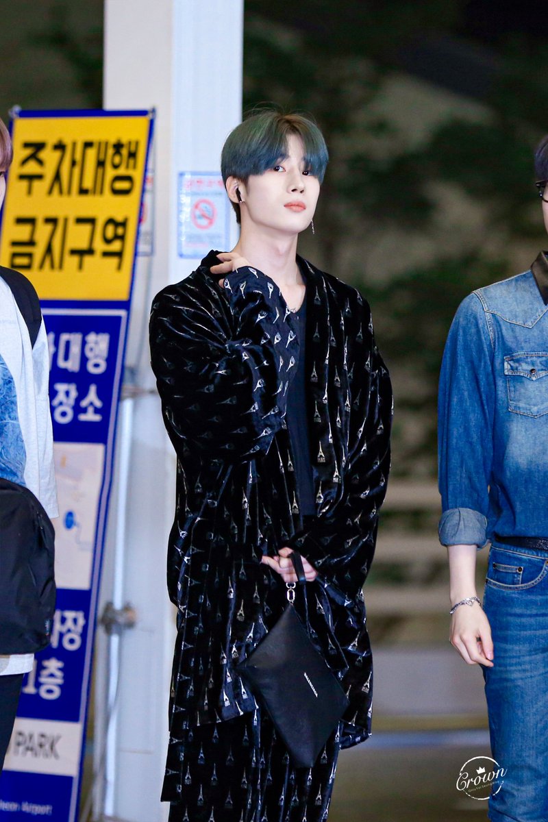 𝘾𝙍𝙊𝙒𝙉 👑 tweet media