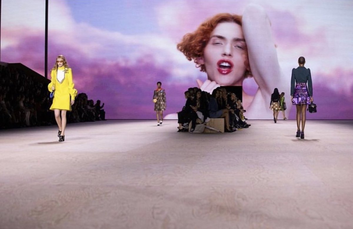 MSMSMSMUPDATES's tweet photo. Sophie for the Louis Vuitton spring and summer show at the Louvre 🦑 https://t.co/ePC2LXSCdx