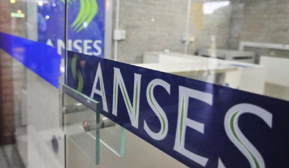 NacionalAM870's tweet photo. 🎙 #Aire @Dadinucci, de la @ansesgob, responde a las consultas de los oyentes con @SilvinaChediek por https://t.co/5L1K5yp1vo https://t.co/XmXt0evSnM