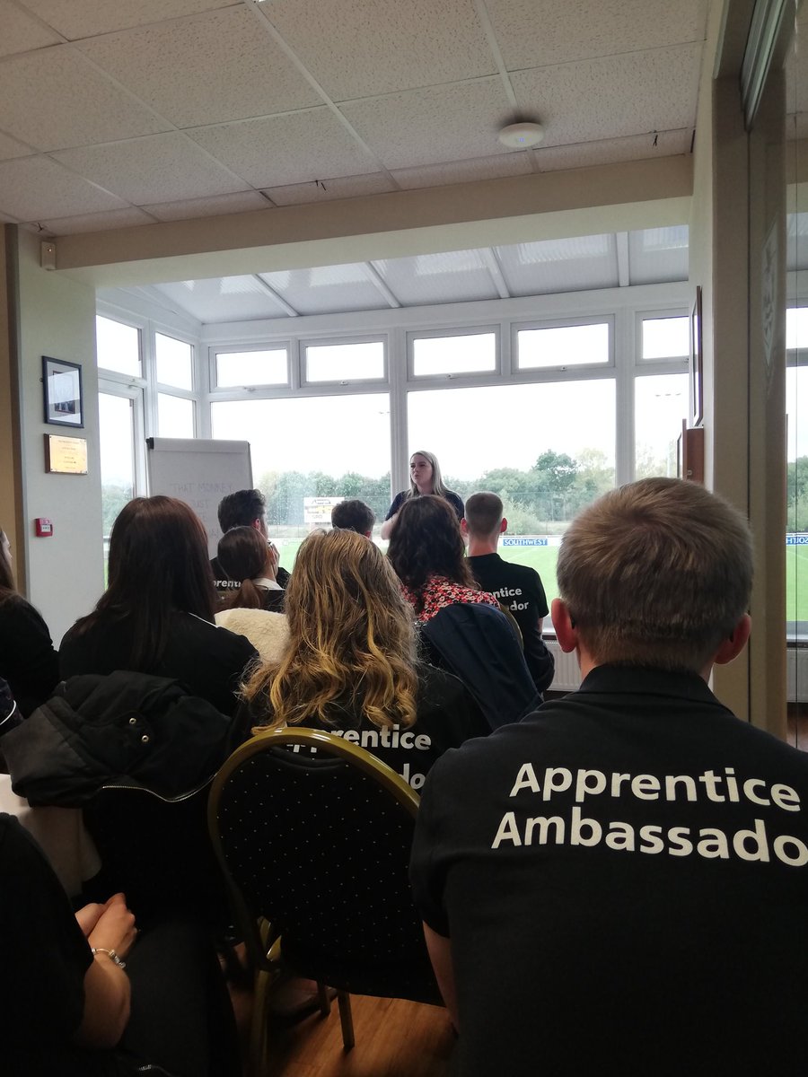 SouthWestAAN's tweet photo. Presentation skills for young ambassadors workshop with Mei Wong from @PennonGroup and @amyykyme from @DCCApprentices at today's conference! @AmazingAppsUK #SWYAAN #ApprenticeAmbassadors https://t.co/zWH3KGd2KI