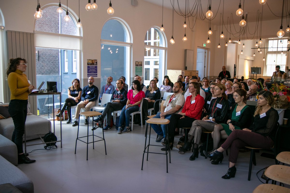 Refugee_Talent's tweet photo. Gisteravond lanceerden we de publicatie 'Vluchtelingen en Werk: een praktische gids voor werkgevers". Meer lezen over de lancering en downloaden van de gids kan hier via deze link: https://t.co/nHY793axre
#RTHub #statushouders #newcomers #nieuwkomers #ThrowBackThursday #Tbt https://t.co/HfLbgjEWZb