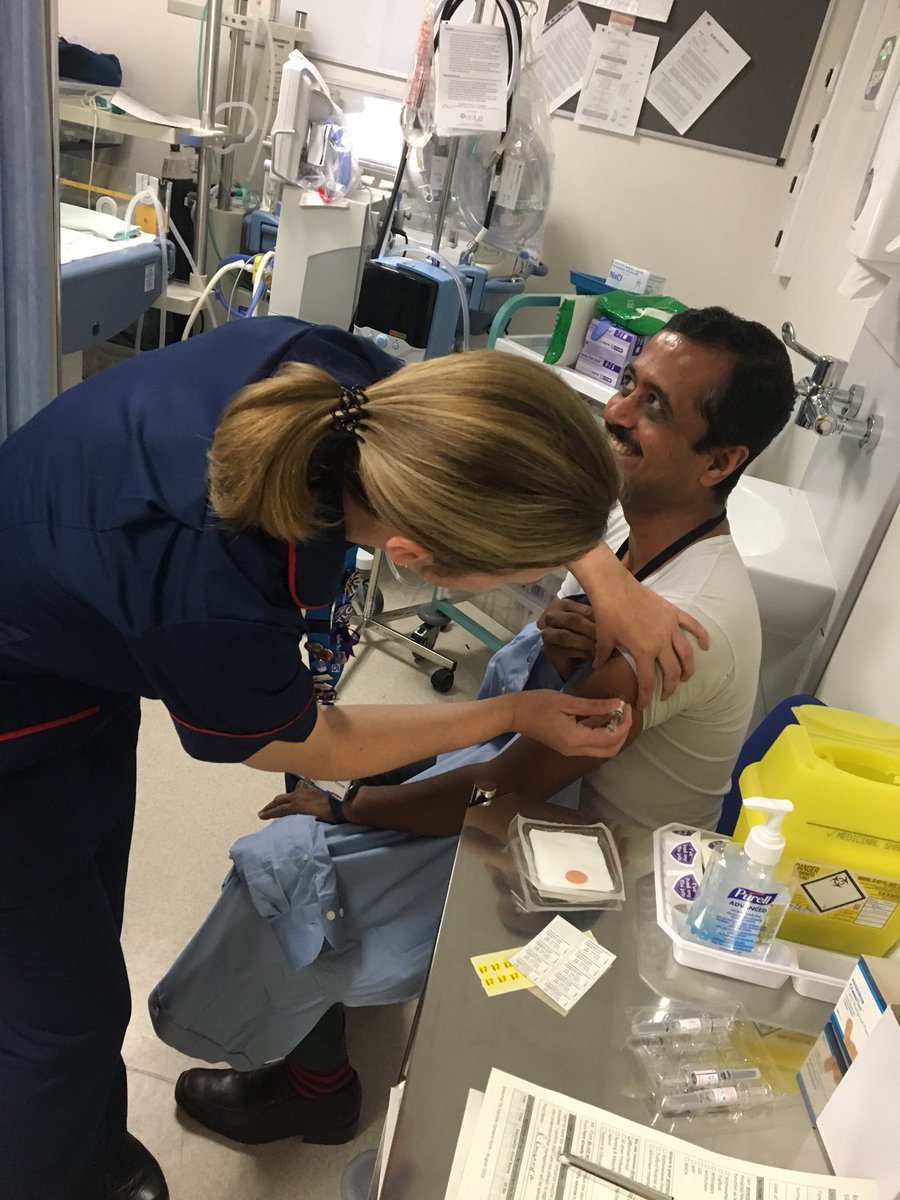 The first #FluFighter clinic for #newborn services. A fabulous multidisciplinary turnout including @Ranganathr2015 @ajitjain07 and our very own matrons @HeapPenny and @Phil_Colwell55 leading the way!! @MFT_SMH @kathymurphy0 @ChrisAshworth10