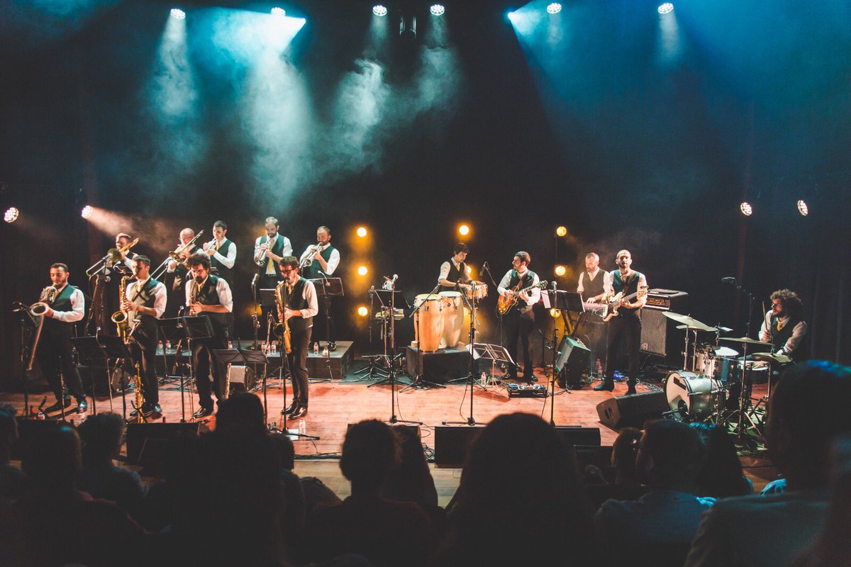 FMCorsa's tweet photo. ‼️THE GRAMOPHONE ALLSTRS BIG BAND‼️

Els #TheGramophoneAllstarsBigBand et faran ballar i molt. Últim concert de gira a les comarques gironines!!!

Dissabte 5 d’octubre, NIT JOVE.

Foto: #SílviaPoch 
_
#Corçà #Corça #estemdefesta #FestaMajor #FMCorçà #Empordà https://t.co/gvxKXFXgqf