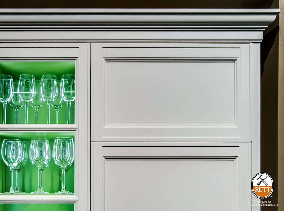 RuttCabinetry's tweet photo. Gray is a great neutral alternative to white for your kitchen cabinetry. It adds some character without overpowering your space.
Decorating with Gray | Home Design Ideas | @williamnwayne https://t.co/7ENxGVNhnu
#graykitchen #ruttcabinetry https://t.co/d2tVM2sqDo