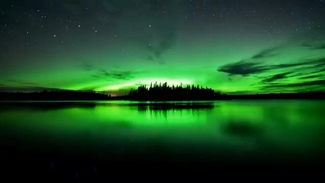 TravelManitoba's tweet photo. Sit back, relax and enjoy the show. This beautiful display of northern lights was captured by https://t.co/Yt6yivOBMb #exploremb #explorecanada #explorethewhiteshell https://t.co/MHqgspZGAH