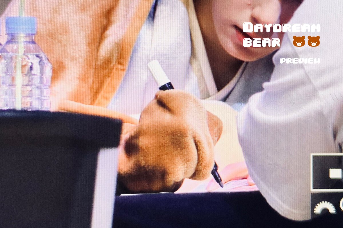 _daydreambear tweet picture