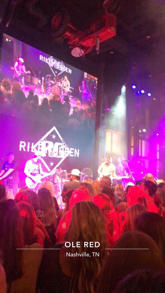 caleb_butt's tweet image. Highly recommend seeing Riley Green live