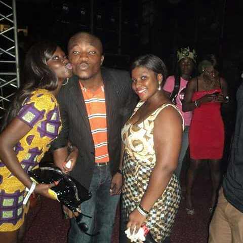 dkbghana's tweet image. Some poses aren't for the poor..Ohia y3 fucken 😡🔥

#TBT
#ComedyExpress
#GirlsKasaEdition
#Tomorrow
#SohoBarMarinaMall