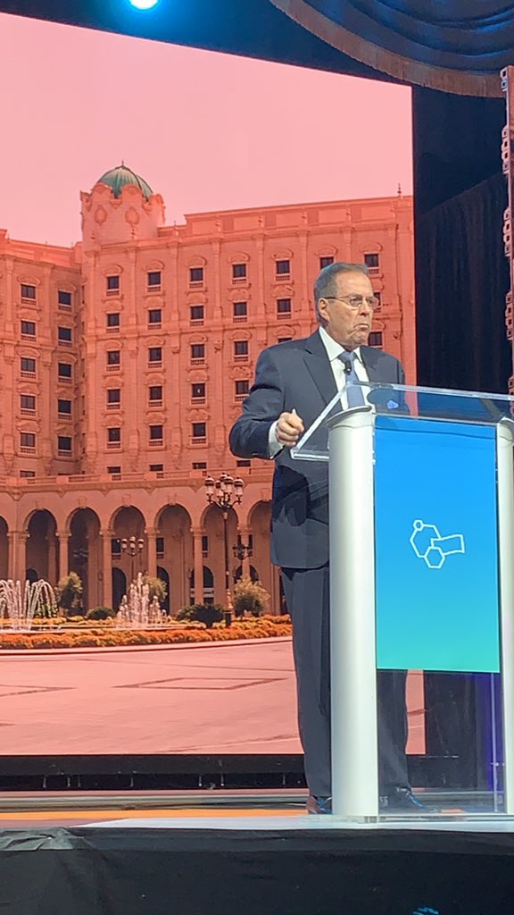 Advisor_Metrix's tweet photo. @RitzCarlton former CEO @horstschulze ‘We didn’t hire  employees, we selected people to join our dream’. Love that. #FISummit https://t.co/lM712hSskz
