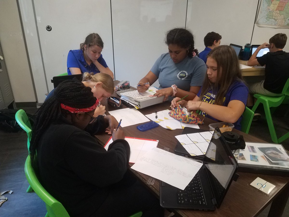 MsRothatFAST's tweet photo. Working on comics depicting the fall of the Ottoman Empire and the partitioning of Southwest Asia #fast2thefuture @FASTK8Charter https://t.co/owyOOvwQ4E
