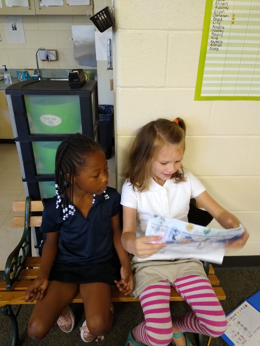 Turn and Talk and Revision Partnerships are such great routines and strategies to keep students focused during Writing Workshop. Ms. Keesee's 1st graders are working hard to prepare one of their books for publishing! #Fall4Twitter #LCELower