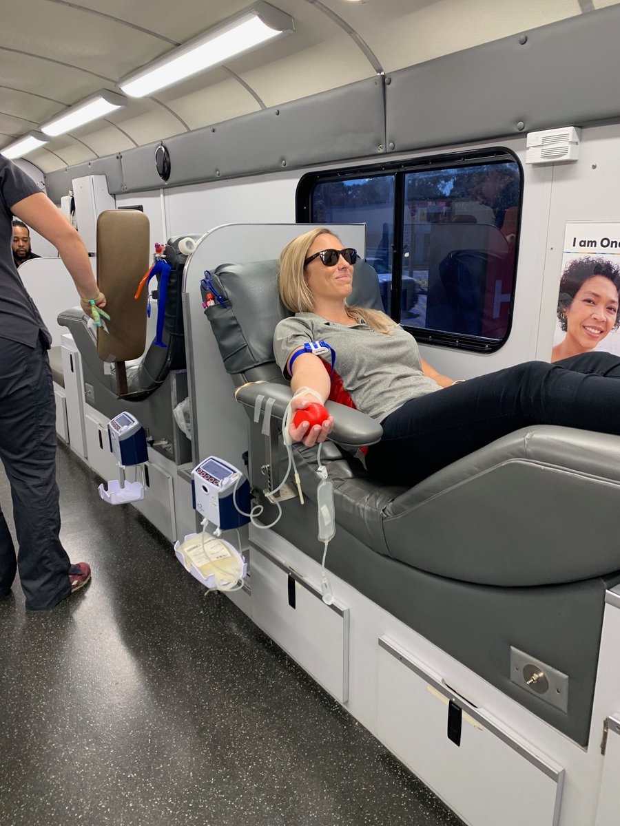 HealthSource_FL's tweet image. Thank you to @my1blood for bringing the Big Red Bus out to our Grand Opening event last week! Our team loves to help our community in any way possible! In total, the donors saved 33 lives!!! Thanks to everyone who donated--you're all heroes! #HealthSourceNWFL #OneBlood #Community