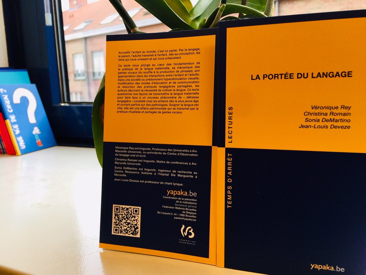 Accueillir l’#enfant au monde, c’est lui #parler.Ce #livre questionne nos façons de transmettre la langue maternelle pour faire face à un nouveau phénomène de «détresse langagière» constaté chez des tout-petits. 
A télécharger et écouter gratuitement yapaka.be/livre/la-porte…