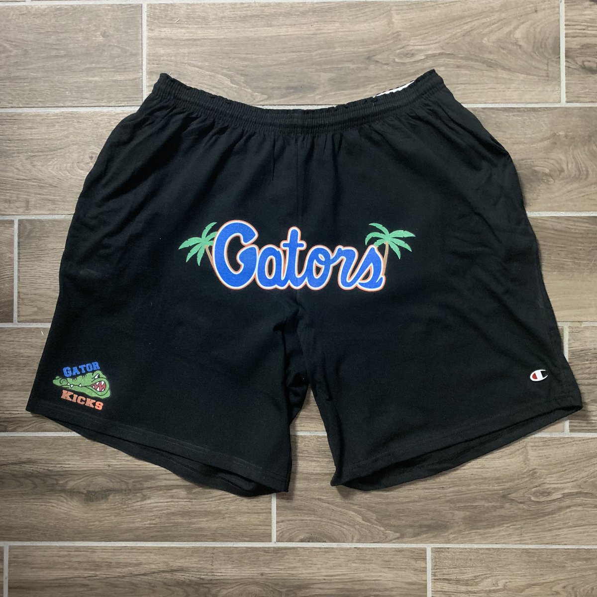 Gator_Kicks's tweet photo. We have a few extras on hand, if you need fresh gear for this weekend DM us before 3pm today 10/3.
You can have it overnighted to arrive Friday!
Tees: Small-1, Large-5, XL-1
Shorts: Medium-1, Large-1
ALL READY TO SHIP
GRAB THEM WHILE YOU CAN‼️
#GatorKicks 🐊@ahmadblack35 https://t.co/X1pwa10w5P