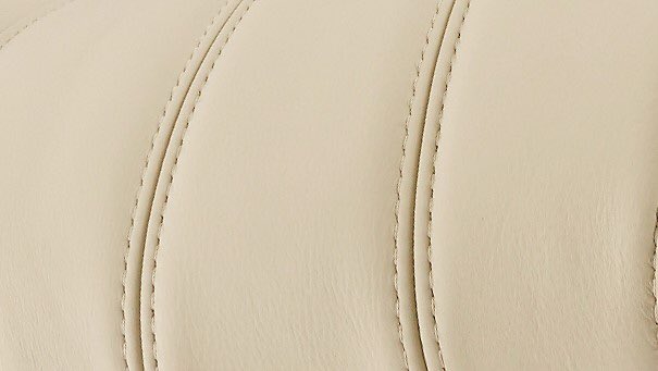 ThePlushCompany's tweet photo. The perfect matching #bentleybentayga leather child car booster seat - your  #PEMBROKE #PLUSHTUSH. 

@bentley_manchester #bentleycontinental #bentleymulsanne #bentleybentayga #bentaga @bentleychelmsford @bentley_paris_seine @bentleysouthafrica https://t.co/DuAJkDdCFm