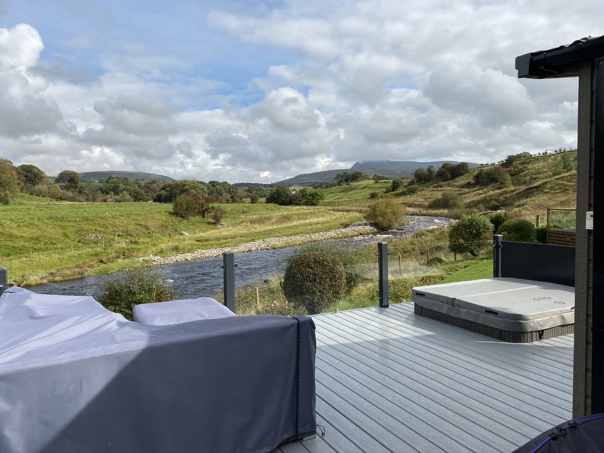 UTWakefield's tweet image. facebook.com/27945107217670…

#UniversalTinting #windowtinting #windowfilm #tinting #solarfilm #UVprotection #privacyglass #commercialwindowtinting #residentialwindowtinting #carwindowtinting #conservatorywindowtinting UniversalTinting.co.uk
#barnsleyisbrill #Yorkshire2019