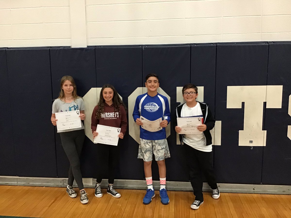 coachvizzi's tweet photo. Period 4 Ultimate Frisbee Champions, MVPs, and Captains. #mmscoltlife https://t.co/eNWFtvM2mW