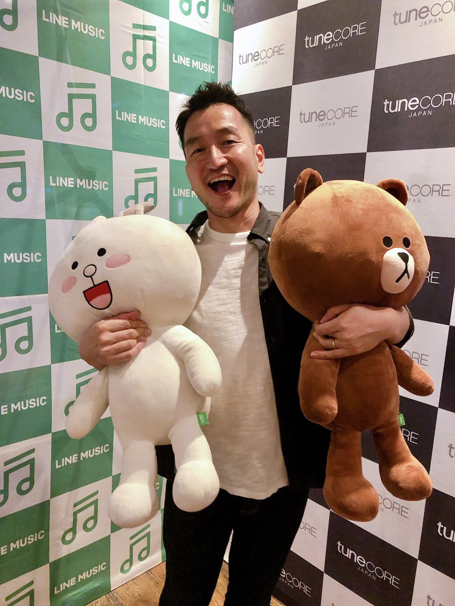 lovehimjp's tweet photo. いやぁー❕貴重なお話が聞けました🧐
今日はTuneCoreとLINE Music のセミナーに参加させていただきました!今後の音楽活動のヒントがたくさんもらえました!やっぱり配信しようかなぁ〜
@LINEMUSIC_JP
#LINEMUSIC
#TuneCoreJapan
#アーティストラウンジ
#LoveHimFirst https://t.co/CfRt0ORvc6