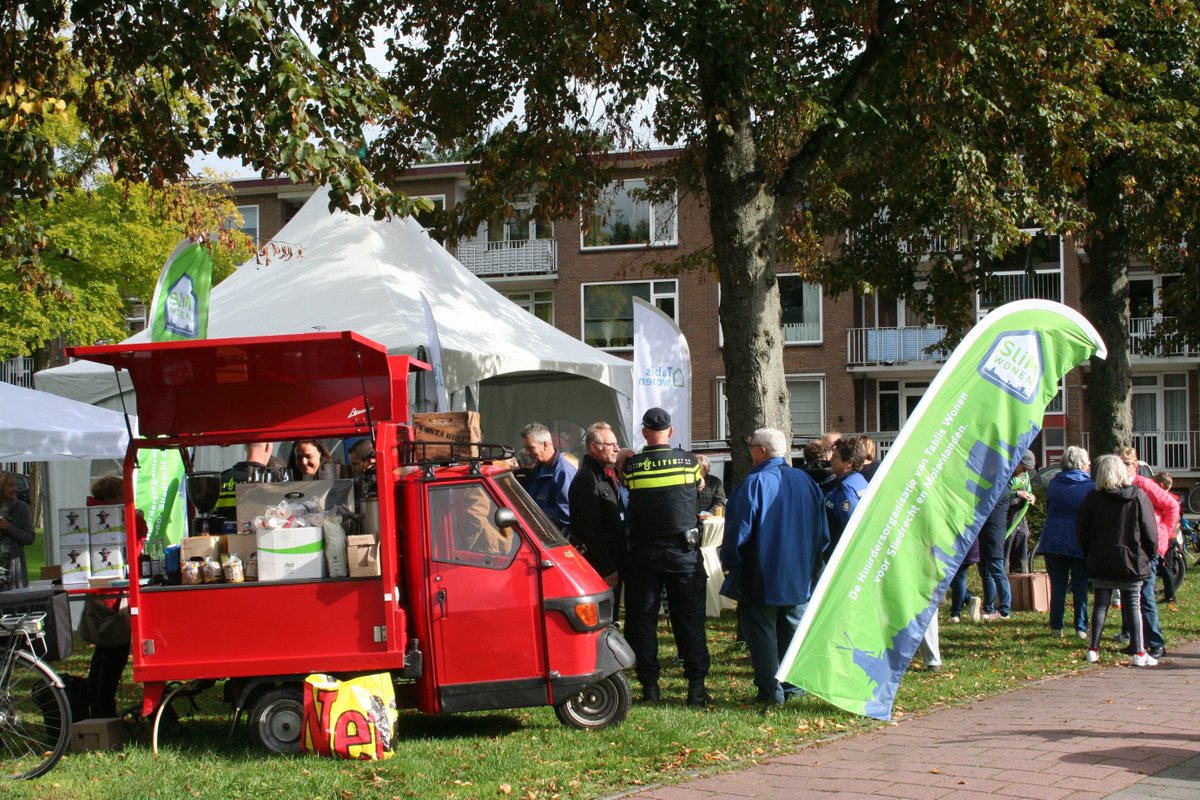 LiesbethMF's tweet photo. De eerste "Tablis Wonen de wijk in": Met huurders en netwerkpartners staan we stil bij schoon, heel, veilig én plezierig wonen. Heel erg leuk en waardevol! https://t.co/QjjLldrzCN