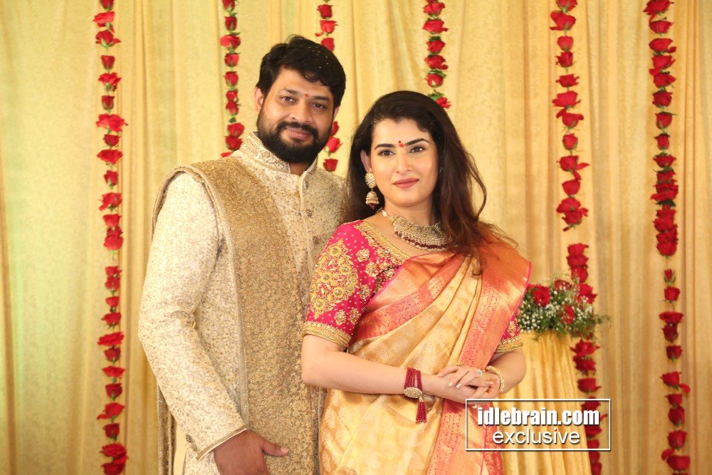 EF9k_KJUYAAyeDM?format=jpg&name=medium