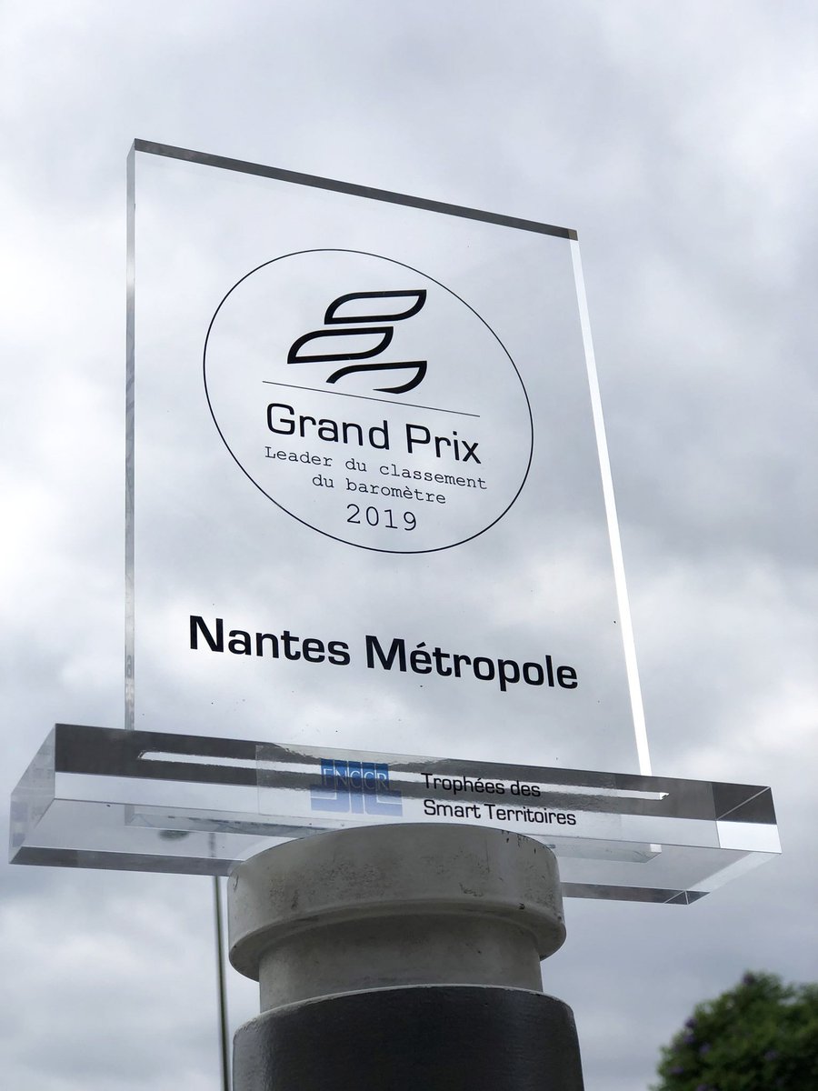 NantesMetropole's tweet photo. 🏆 Après le prix de Capitale Européenne de l'innovation, #NantesMétropole remporte le Grand Prix innovation du baromètre 2019 de la Fédération Nationale des Collectivités Concédantes et Régies #FNCCR2019 ! #Smartcities #NantesiCapitalAwards #iCapitalAwards https://t.co/NcOvZmHgz1