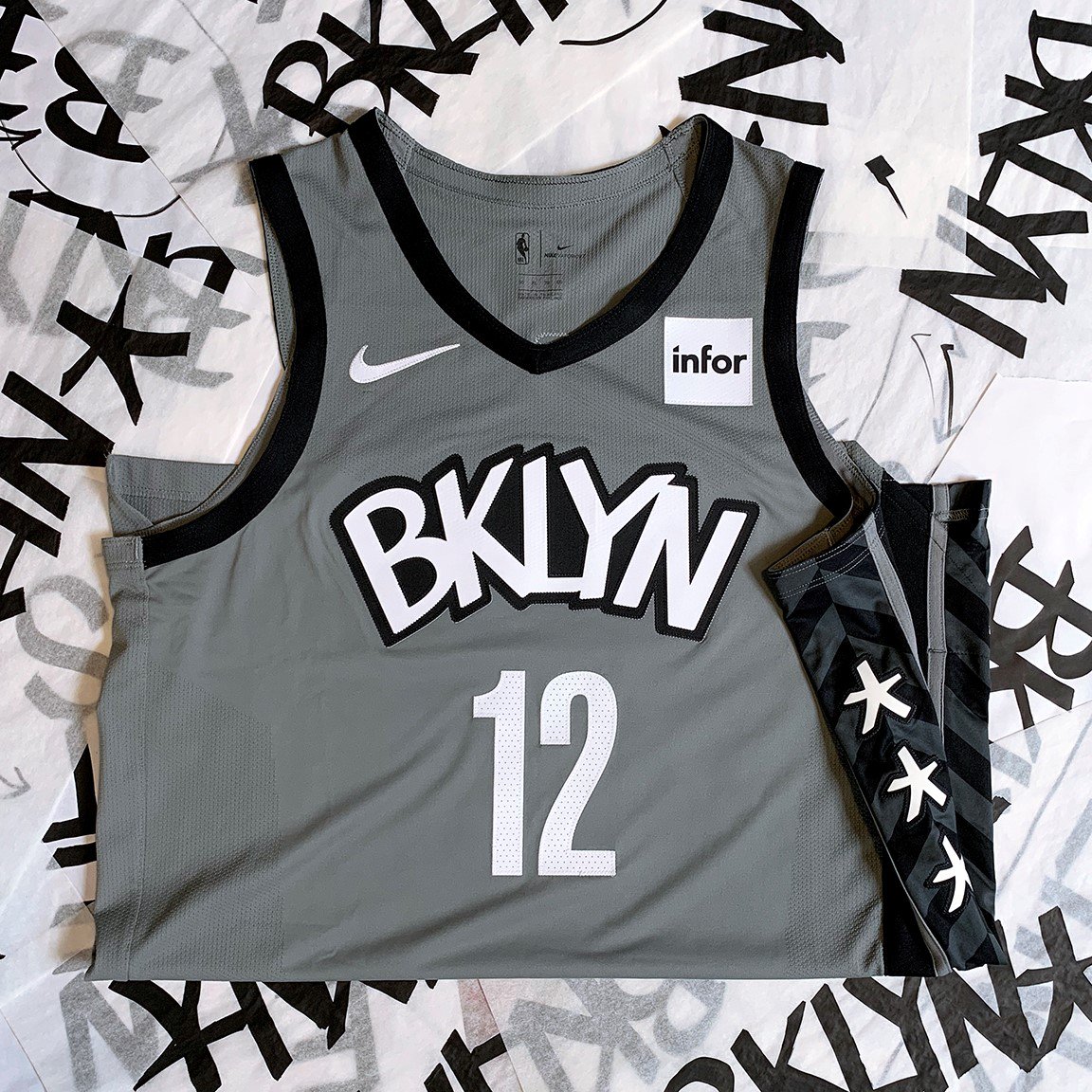 BrooklynNets's tweet image. Brooklyn isn’t just a place. It’s an identity.

In collaboration with Brooklyn-based Artist @EricHaze, introducing this year’s Statement Edition uniform 🎽