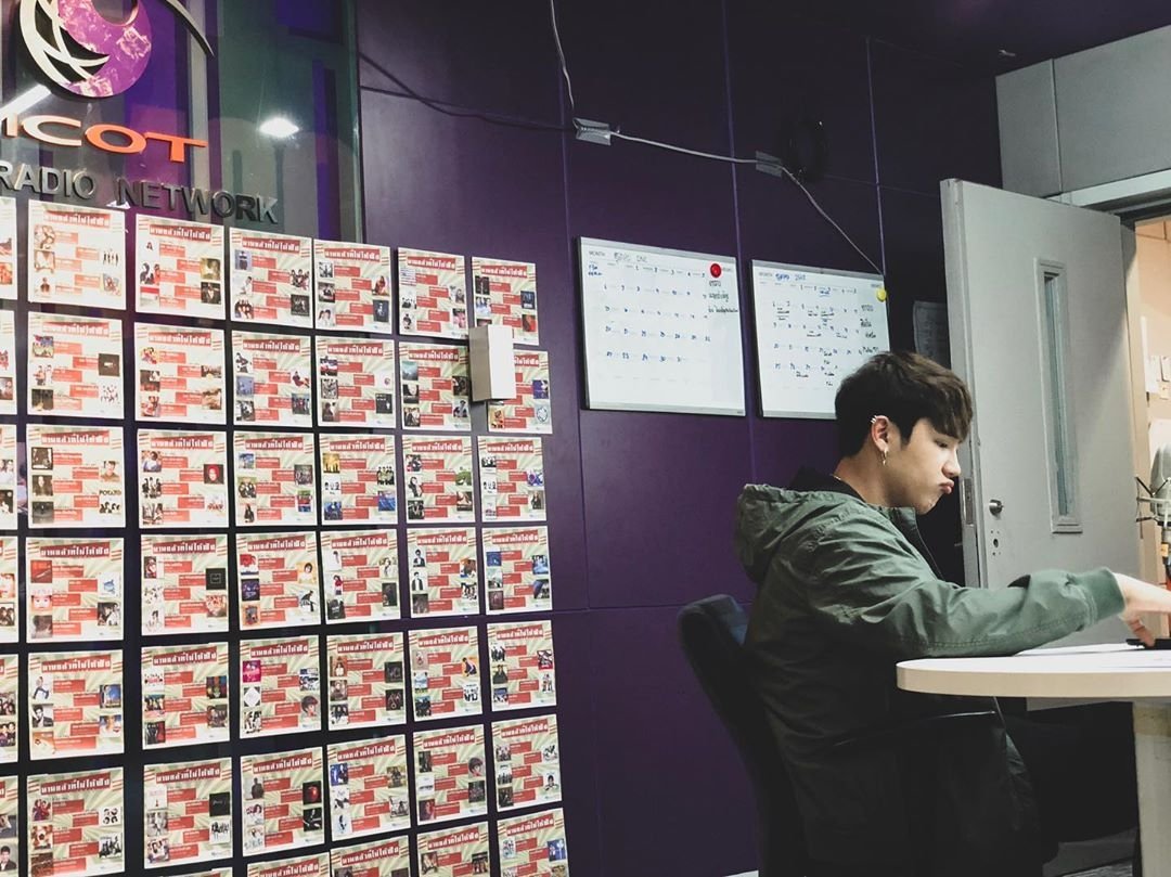 kangsom_pantip's tweet photo. Mellow 975 💚💛 #SongAbout #Mellow975 #KS #โตมาดี https://t.co/4JdmJ9d00i IG:nnammm_
#แกงส้ม #KANGSOMKS #KS03102019 #大切に育てられた #TOMADEI #KSCDGT #OGME #OGMEENT https://t.co/QpEKsJzzP4