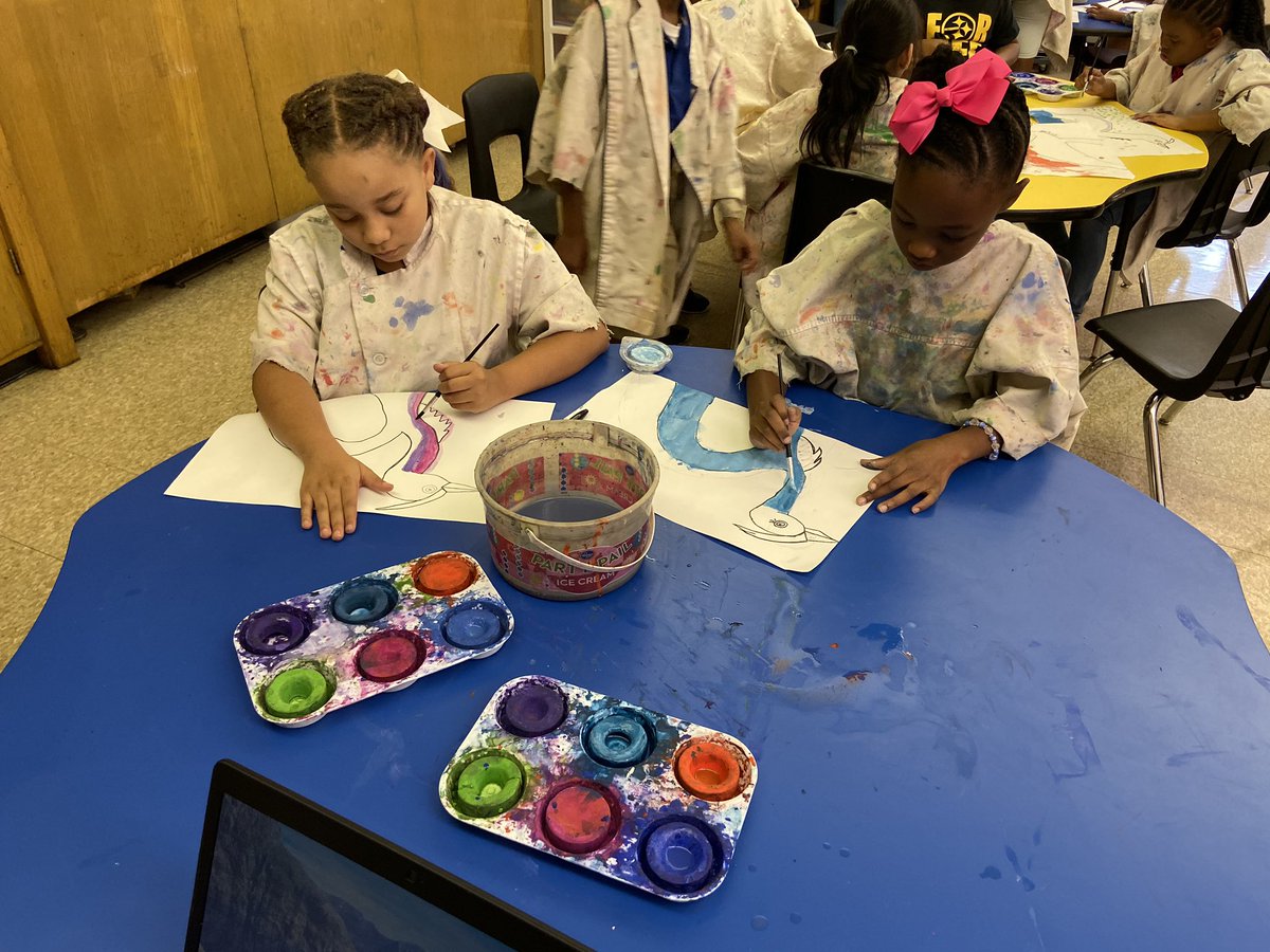 DrJackson85's tweet photo. Check out our fantastic art work! Great job Cubs!@APKennedyMont @JFKennedyElem https://t.co/OlDZ1uYsyH