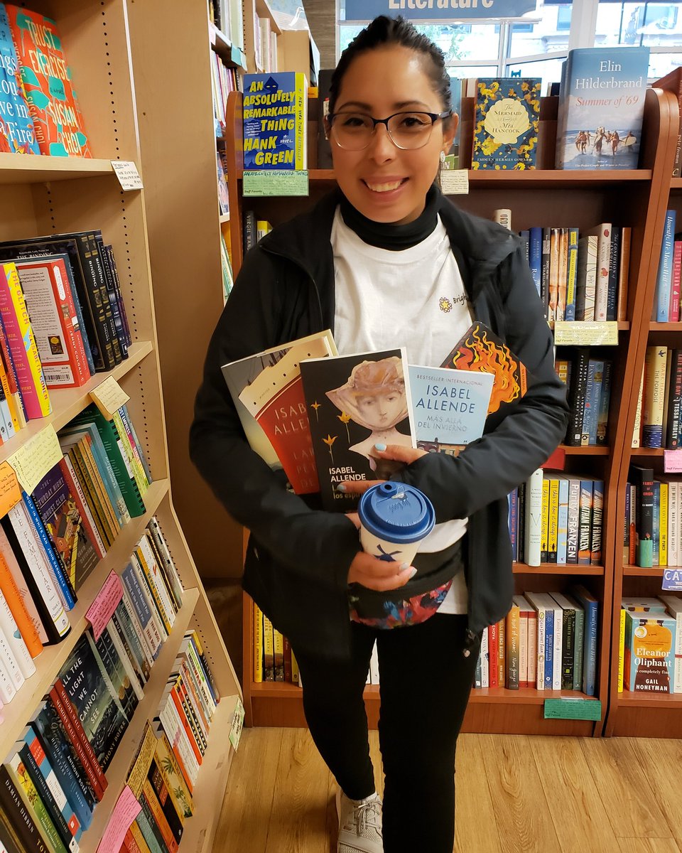 gloryrojas13's tweet photo. Here we go again📚☕💜 https://t.co/T2Wb9NVZQb