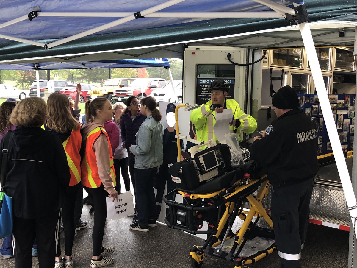 dewar_stephenw's tweet photo. Guelph Wellington Paramedics show how we are part of Wellington County Safe Community.  #scday https://t.co/I9CVqqvKei