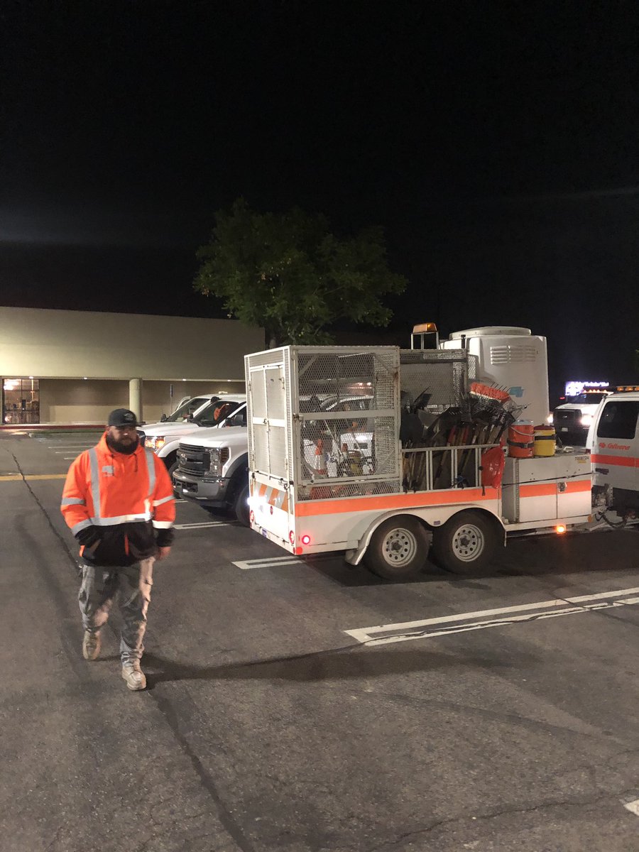PrideUpland's tweet photo. Early bird gets the worm! Thank you Mr.Mark Peckham and @Caltrans8 for the large clean up on the entire stretch of the I10 freeway this morning! #uplandpride https://t.co/qRzPAlbfq9