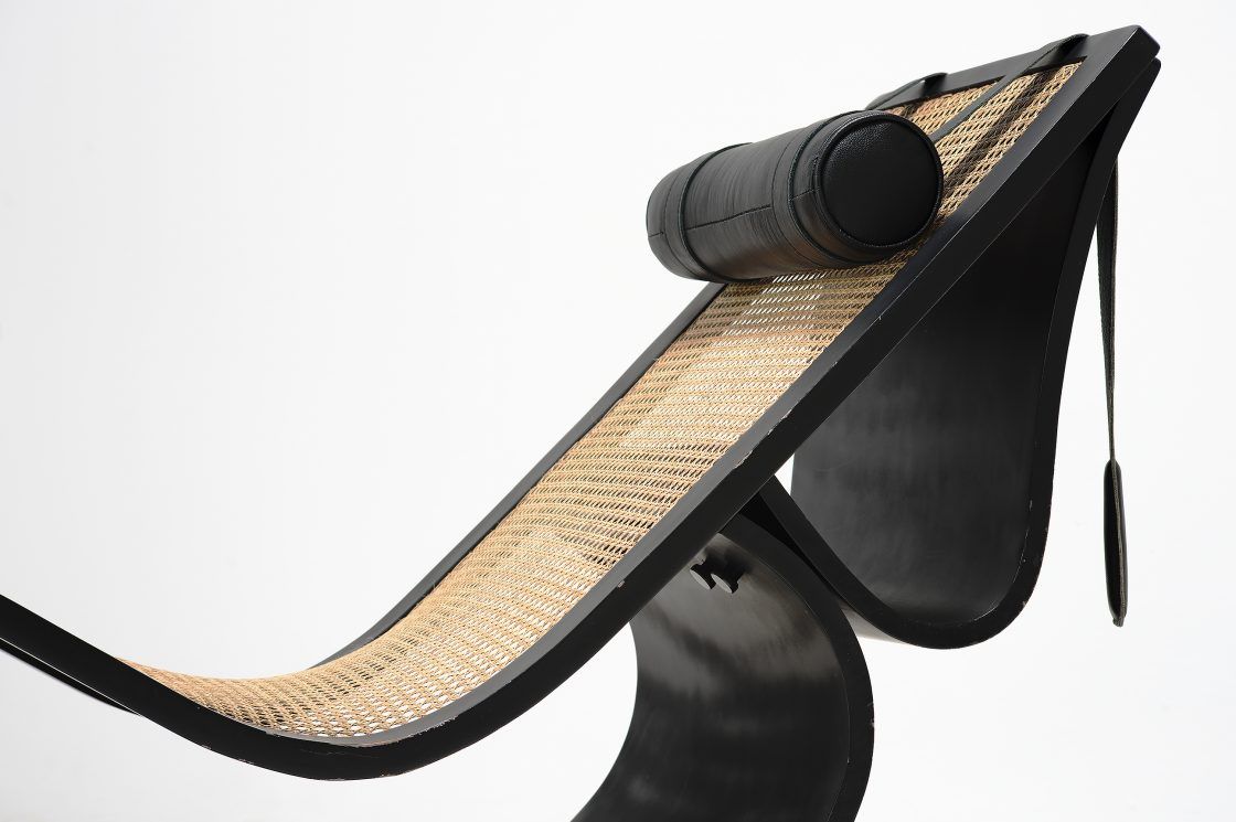 deccori's tweet photo. Chaise longue model “Rio” by Oscar Niemeyer https://t.co/T8W5NCkKH9
