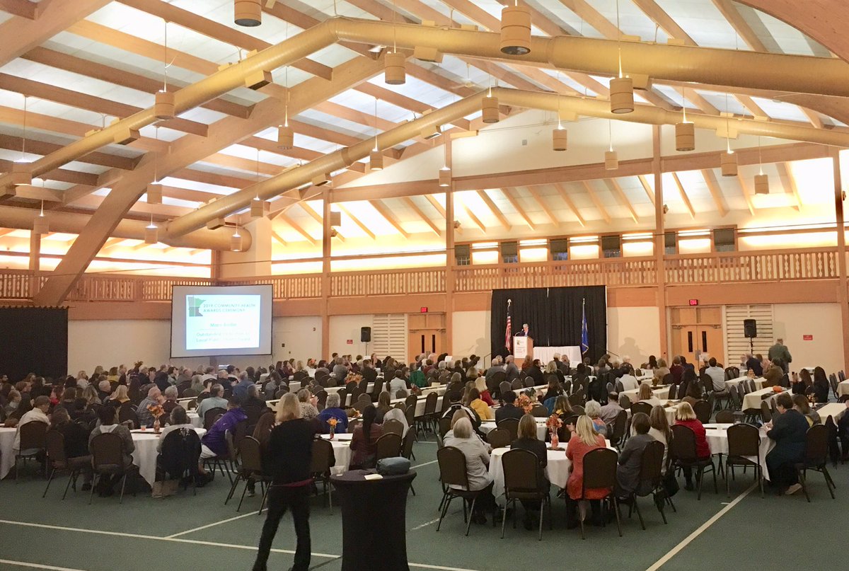 A beautiful night honoring public health leaders in MN at the #MNCHC2019 Awards Reception! #MNhealthequity
